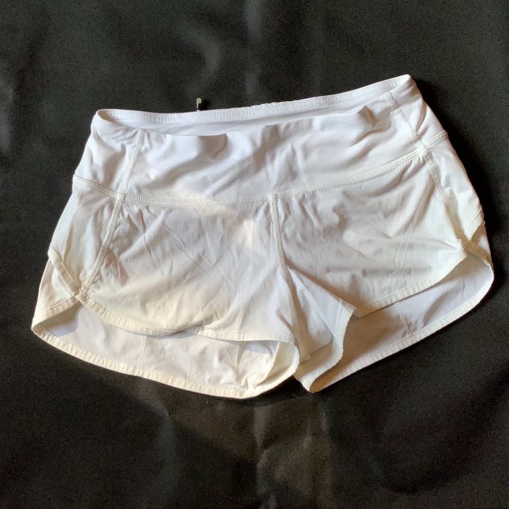 ☀️Lululemon 2:5 inch speed shorts☀️